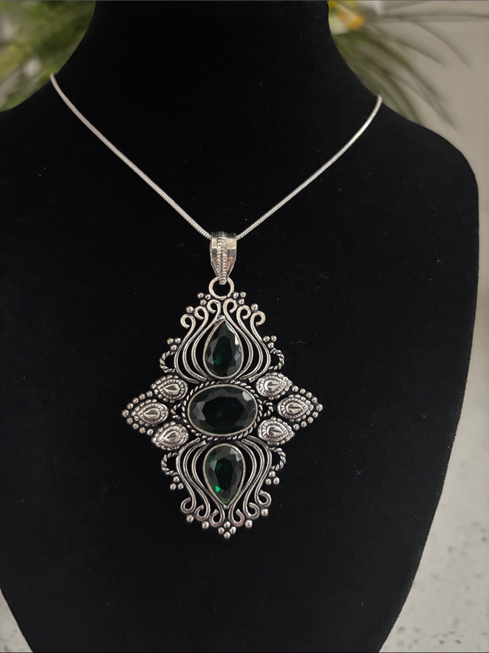 Sterling Silver Green Quartz Gemstone Pendant Necklace